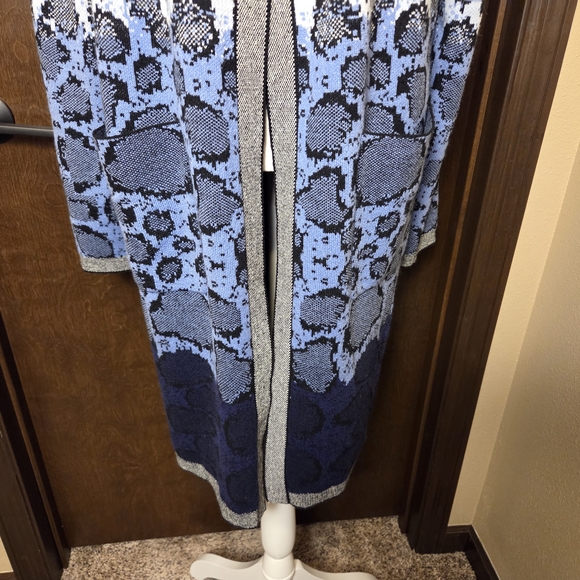 Roz & Ali Gray, Black and Blue Long Knit Cardigan Sweater - Picture 4 of 10